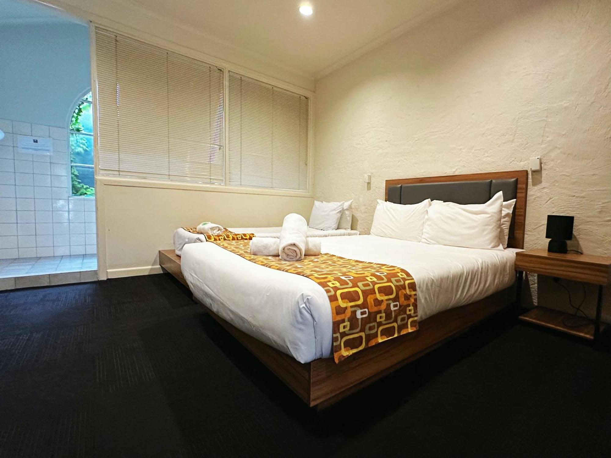 Greensborough Motel Мельбурн Экстерьер фото