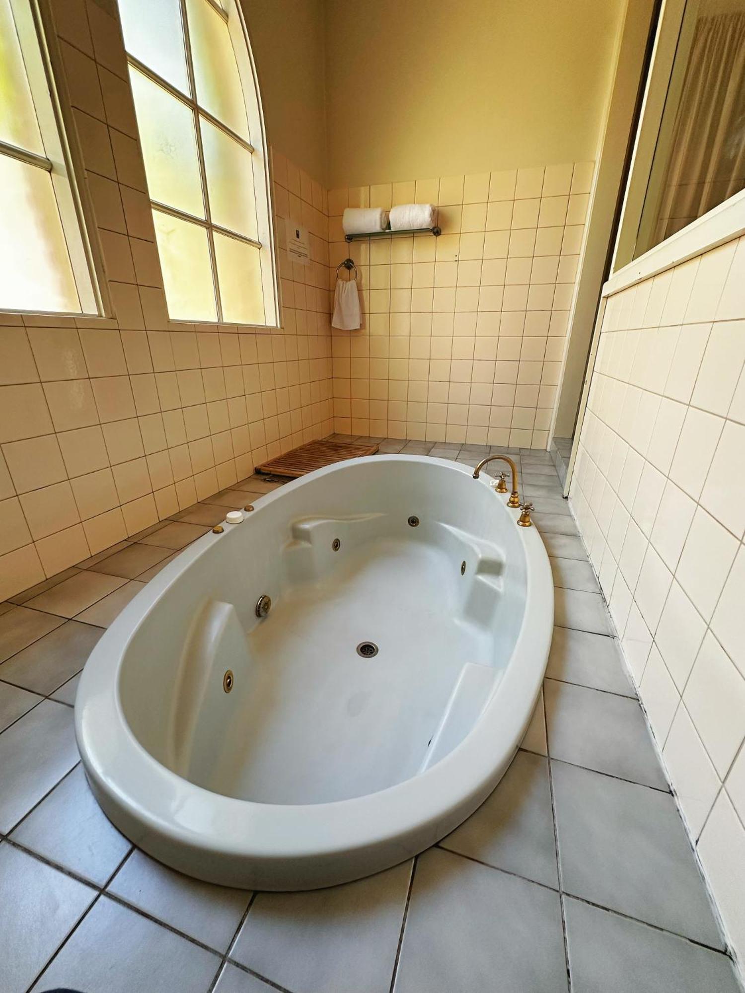 Greensborough Motel Мельбурн Экстерьер фото